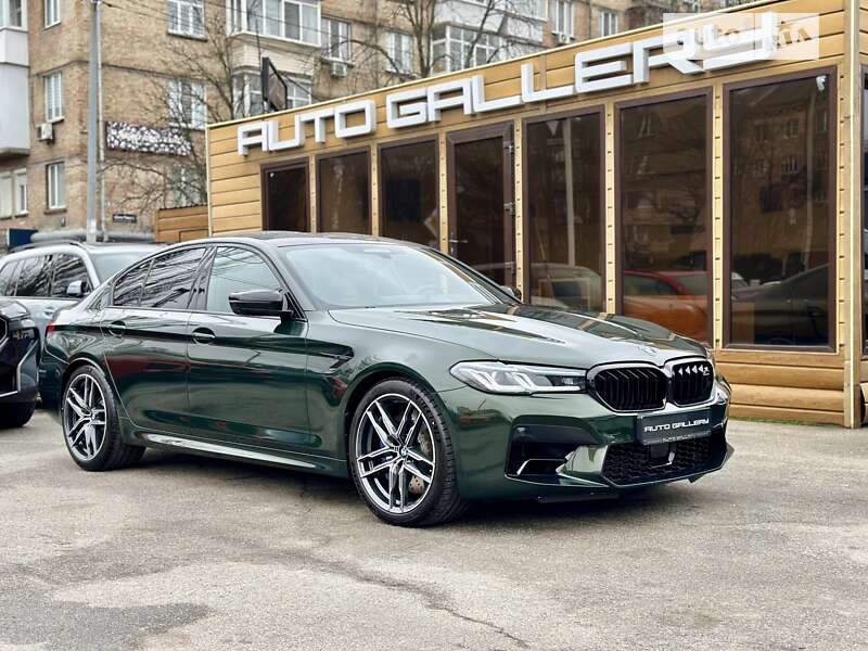 Седан BMW M5 2023 в Києві