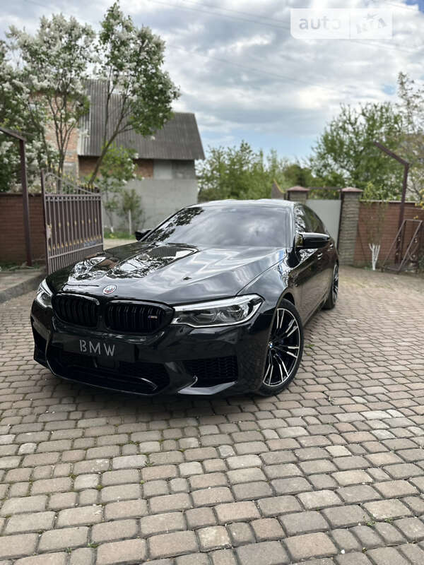 Седан BMW M5 2018 в Чернівцях