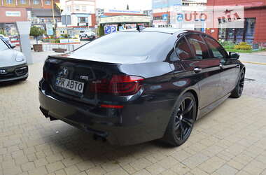 Седан BMW M5 2012 в Львове