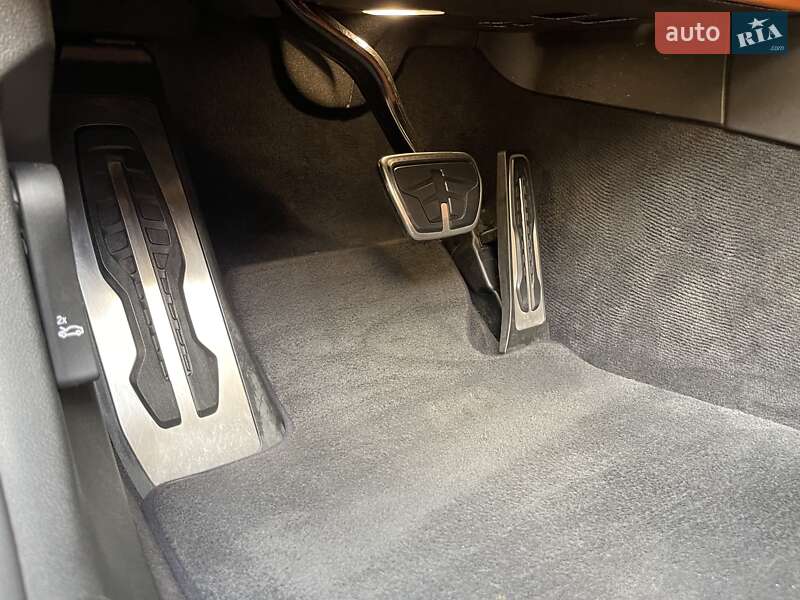 Седан BMW M5 2018 в Киеве