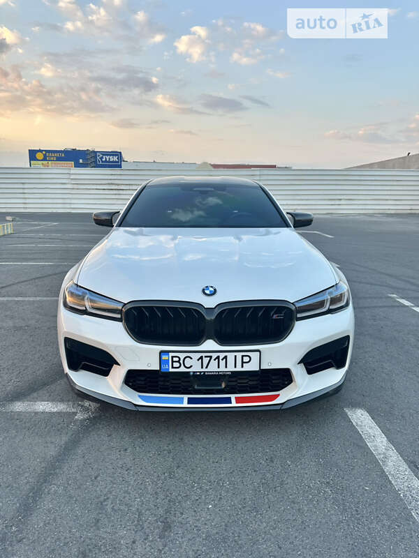 Седан BMW M5 2021 в Львові