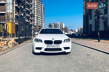 Седан BMW M5 2012 в 