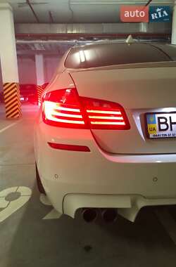 Седан BMW M5 2012 в 
