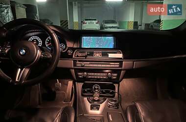 Седан BMW M5 2012 в 