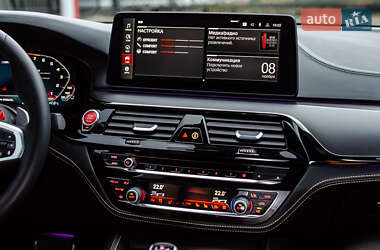 Седан BMW M5 2021 в 