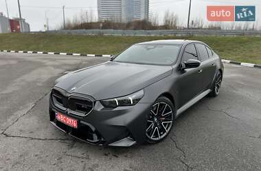 Седан BMW M5 2024 в Києві