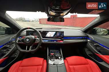 Седан BMW M5 2024 в 