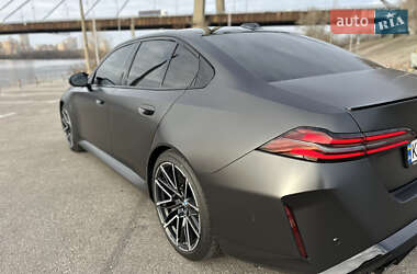 Седан BMW M5 2024 в 
