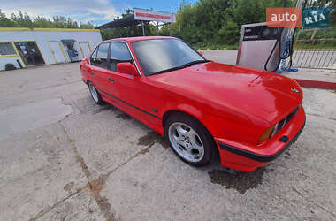 Седан BMW M5 1988 в 