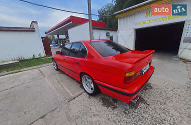 Седан BMW M5 1988 в 