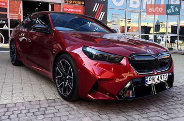 Седан BMW M5 2025 в 
