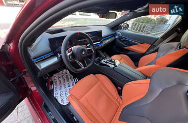 Седан BMW M5 2025 в 
