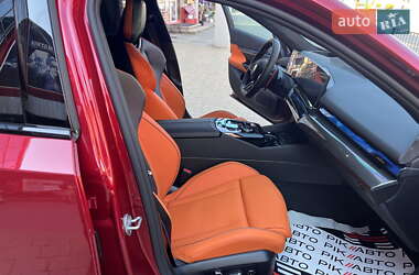 Седан BMW M5 2025 в 