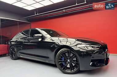 Седан BMW M5 2019 в 