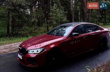 Седан BMW M5 2022 в 