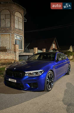 Седан BMW M5 2018 в 