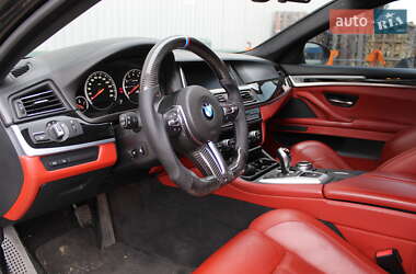Седан BMW M5 2011 в 