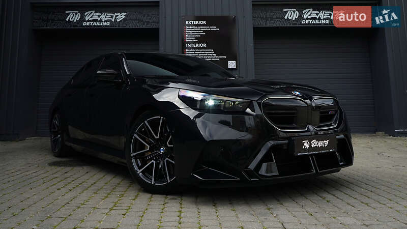 BMW M5 2024