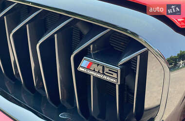 Седан BMW M5 2022 в 