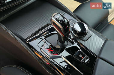 Седан BMW M5 2022 в 