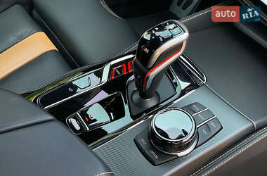 Седан BMW M5 2022 в 