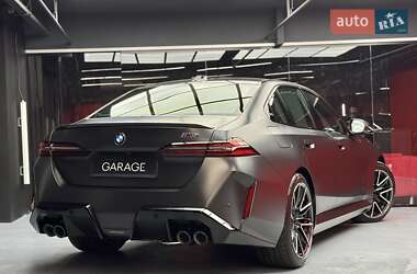 Седан BMW M5 2025 в 