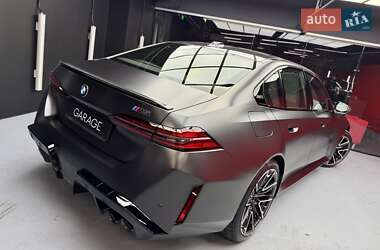 Седан BMW M5 2025 в 