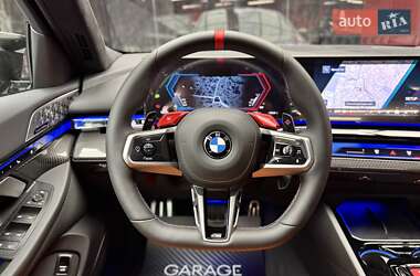 Седан BMW M5 2025 в 