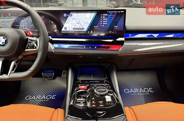Седан BMW M5 2025 в 