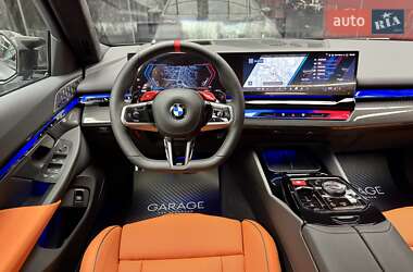 Седан BMW M5 2025 в 