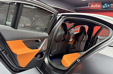 Седан BMW M5 2025 в 