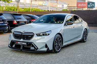Седан BMW M5 2025 в 