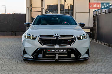 Седан BMW M5 2025 в 
