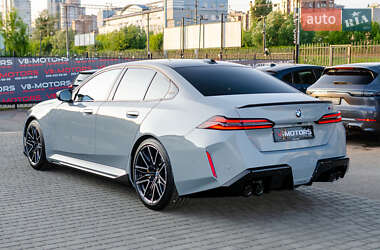 Седан BMW M5 2025 в 