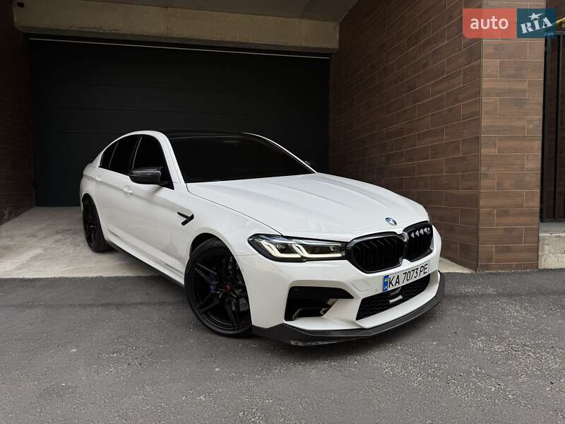 Седан BMW M5 2023 в 