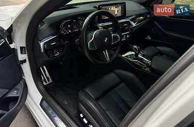 Седан BMW M5 2023 в 