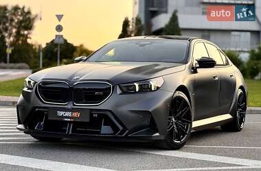 Седан BMW M5 2025 в 