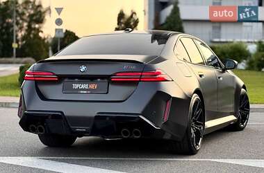 Седан BMW M5 2025 в 