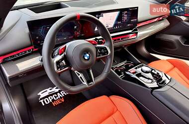Седан BMW M5 2025 в 