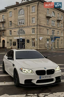 Седан BMW M5 2013 в 