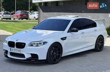 Седан BMW M5 2013 в 