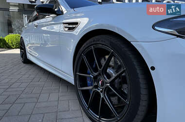 Седан BMW M5 2013 в 