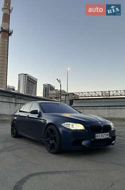 Седан BMW M5 2012 в Києві