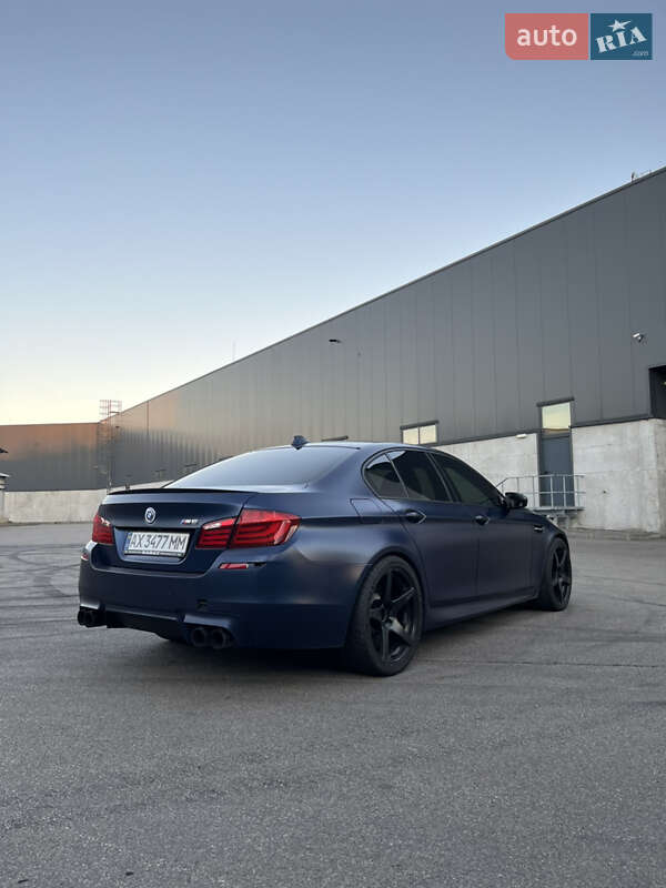 Седан BMW M5 2012 в Києві