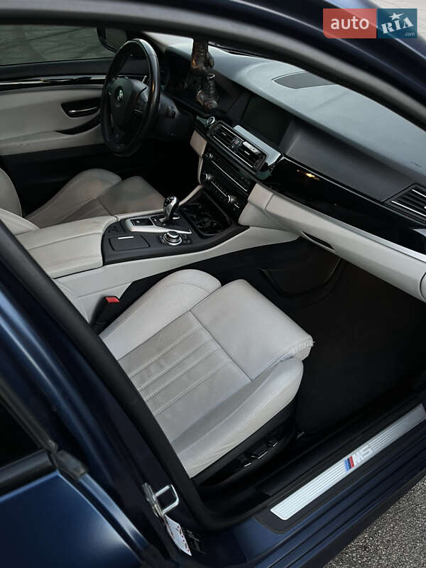 Седан BMW M5 2012 в Києві