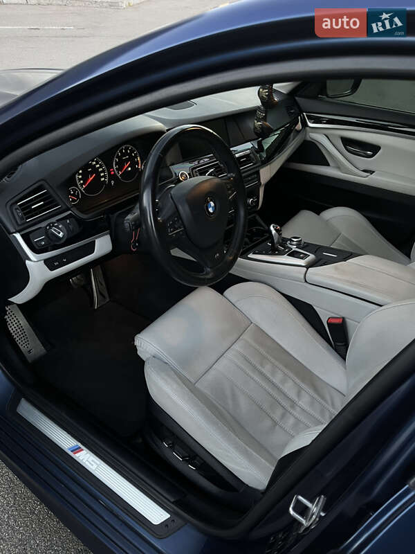 Седан BMW M5 2012 в Києві