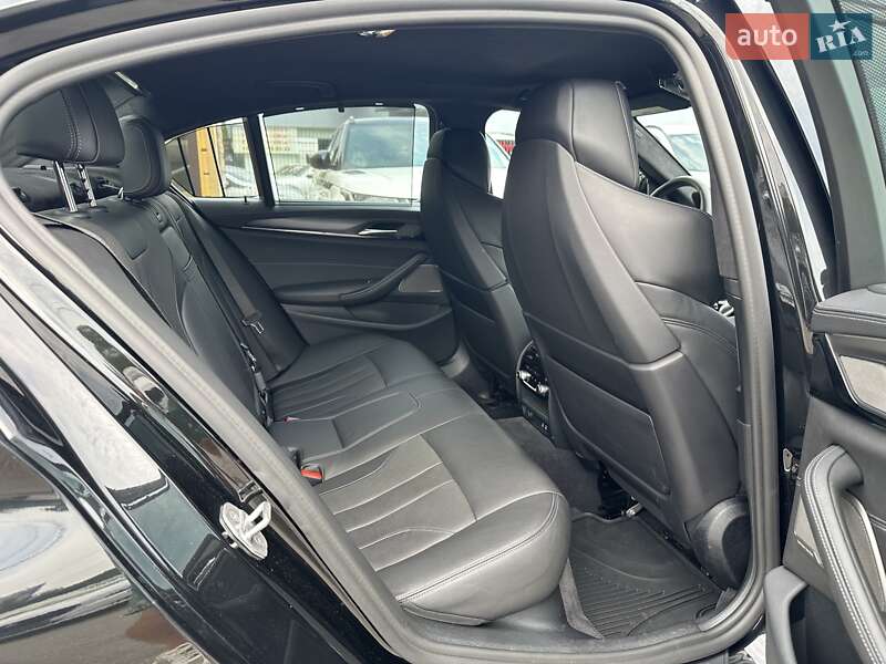 Седан BMW M5 2020 в Киеве