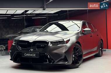 Седан BMW M5 2025 в Киеве