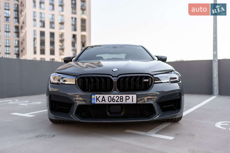 Седан BMW M5 2019 в Киеве
