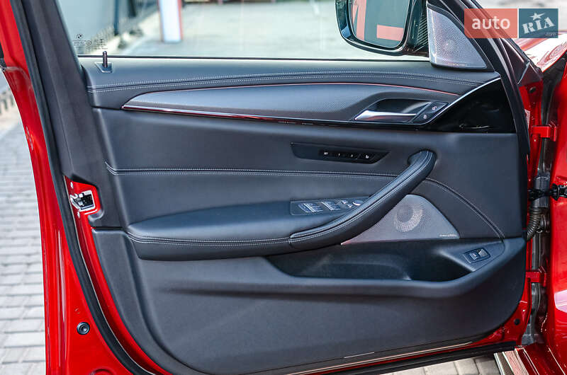 Седан BMW M5 2020 в Киеве